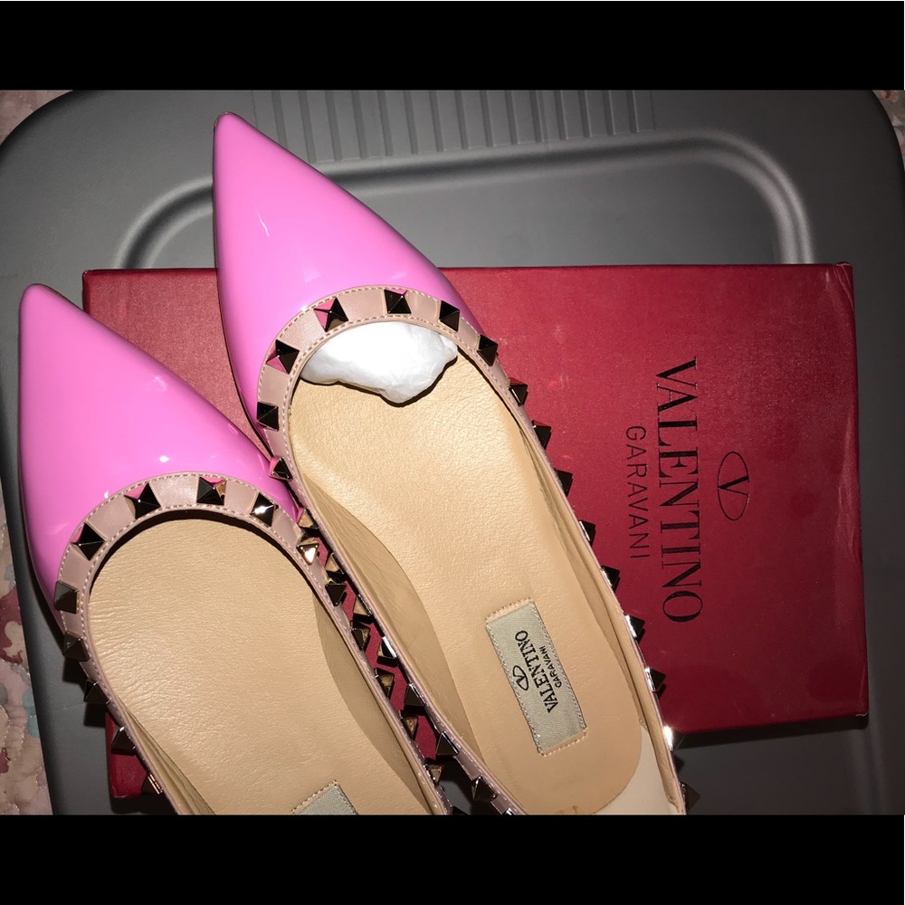 Hot pink Valentino rock stud flats